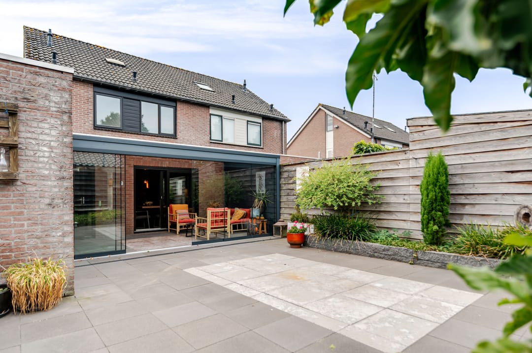 Foto 46 van Van der Brugghenstraat 1