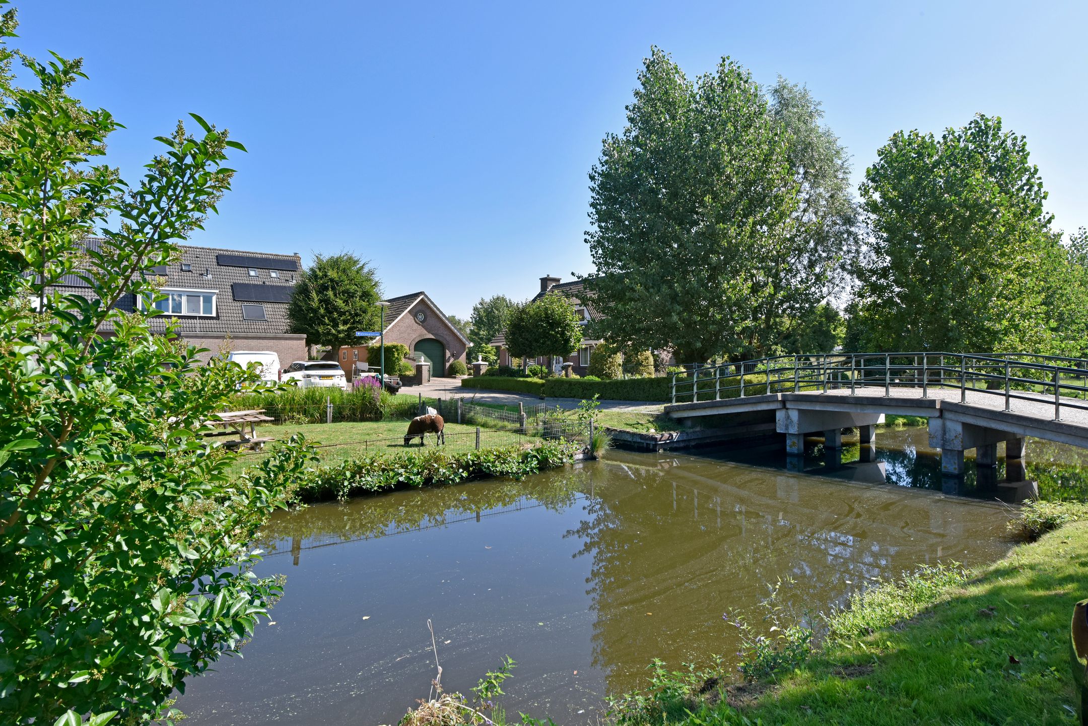 Photo 12 of Wielewaalstraat 18