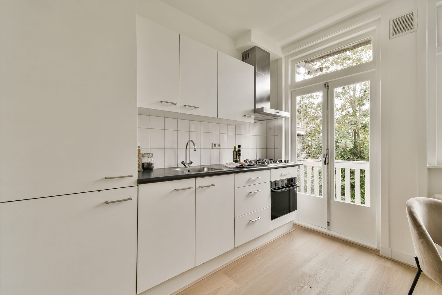 Photo 5 of Uiterwaardenstraat 47-2