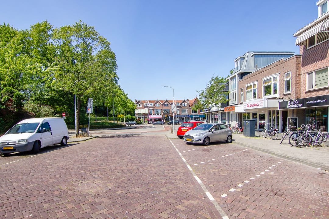Photo 32 of Floresstraat 13-ZW