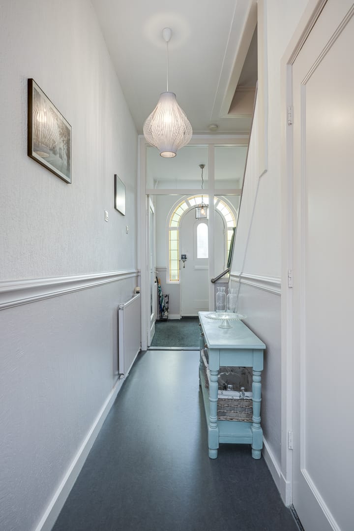 Tussenwoning te koop: Lorentzkade 26, Leiden