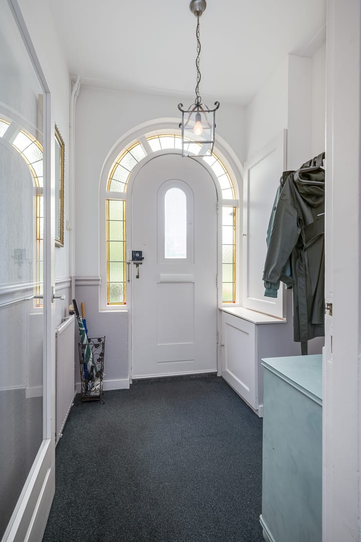 Tussenwoning te koop: Lorentzkade 26, Leiden