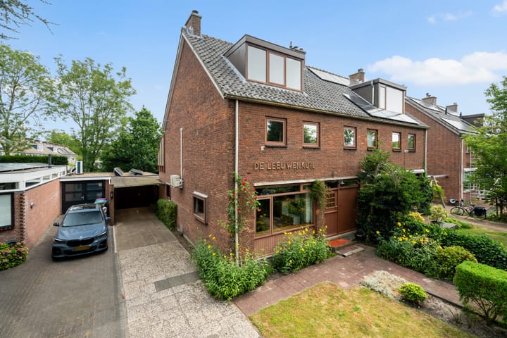 Twee-onder-één-kap te koop: Noordweg 54, Pijnacker