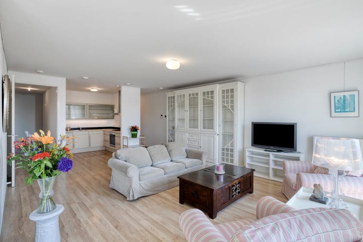 Foto 5 van Avenue Ceramique 146-F