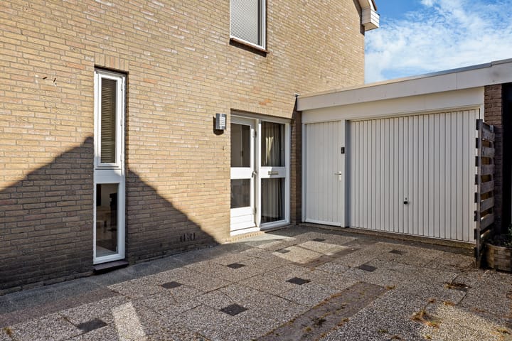 Tussenwoning te koop: Schouw 15, Heerenveen