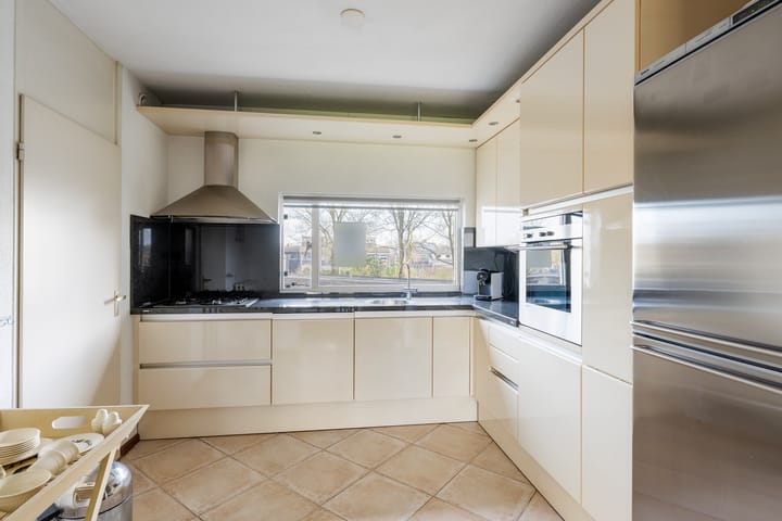 Appartement te koop: Dr. Albert Schweitzerdreef 331, Maassluis