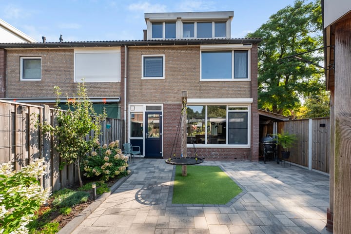 Photo 4 of Bronbeekstraat 64