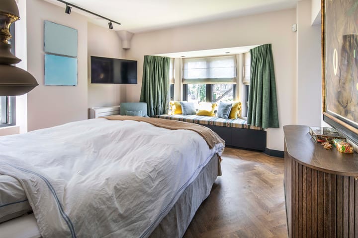 Twee-onder-één-kap te koop: Regentesselaan 18, Bussum
