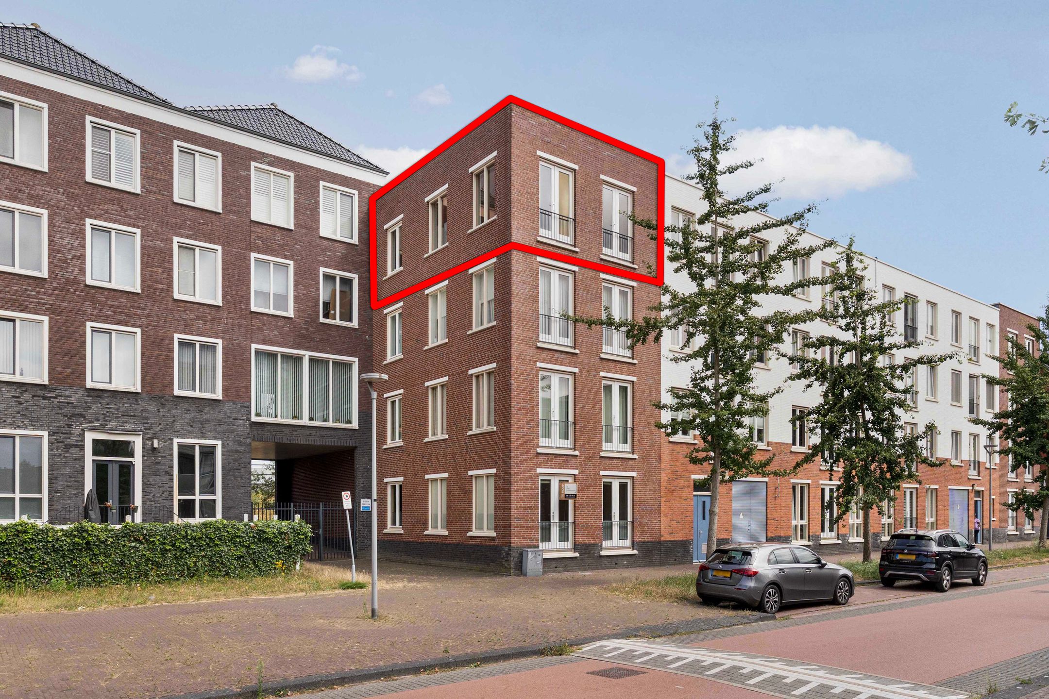Hongarijehof 42