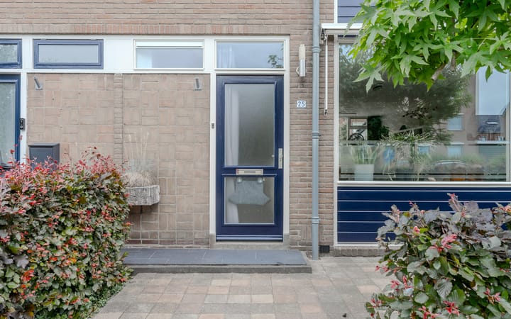 Tussenwoning te koop: Lodewijk van Nassaustraat 25, Leerdam