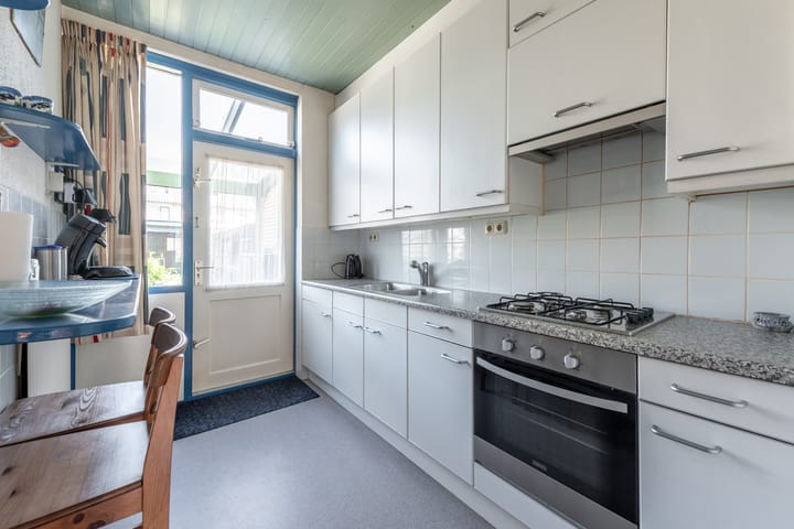 Tussenwoning te koop: Meidoornlaan 30, Nijkerk