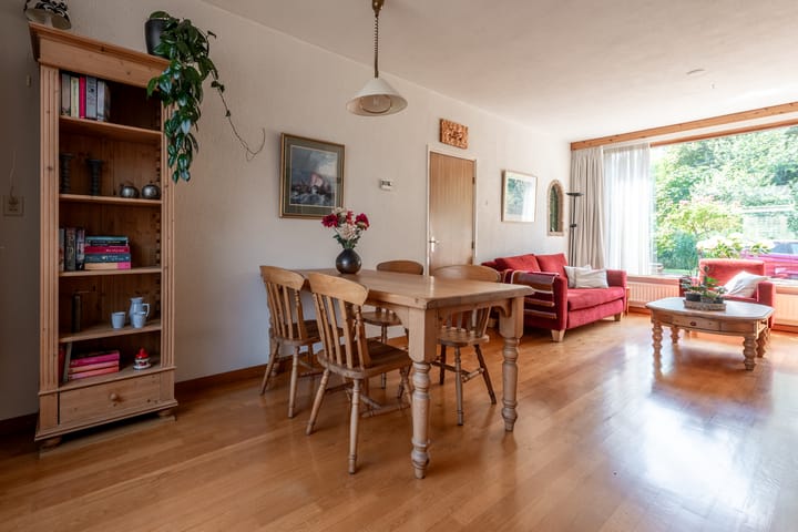 Tussenwoning te koop: Meidoornlaan 30, Nijkerk