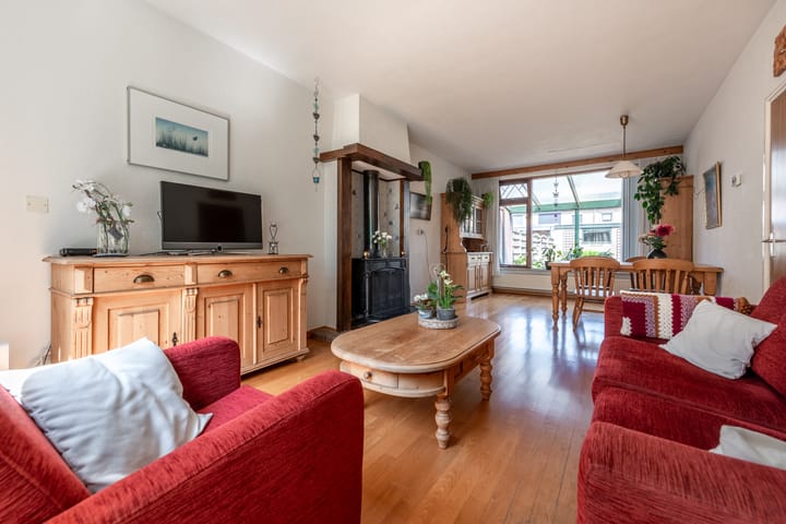 Tussenwoning te koop: Meidoornlaan 30, Nijkerk