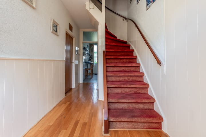 Tussenwoning te koop: Meidoornlaan 30, Nijkerk