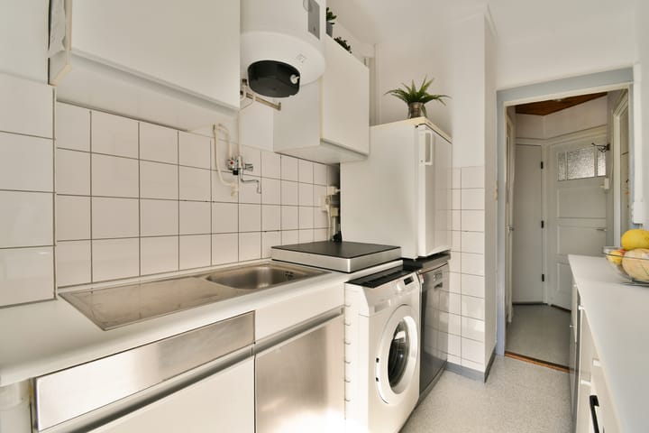 Photo 4 of Hembrugstraat 7-1
