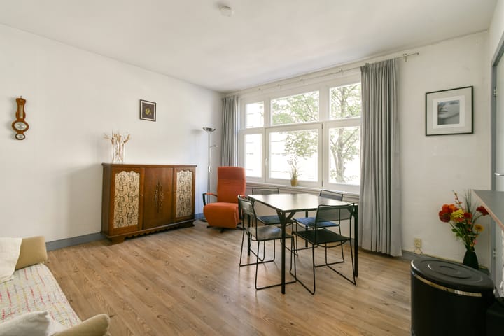 Photo 2 of Hembrugstraat 7-1