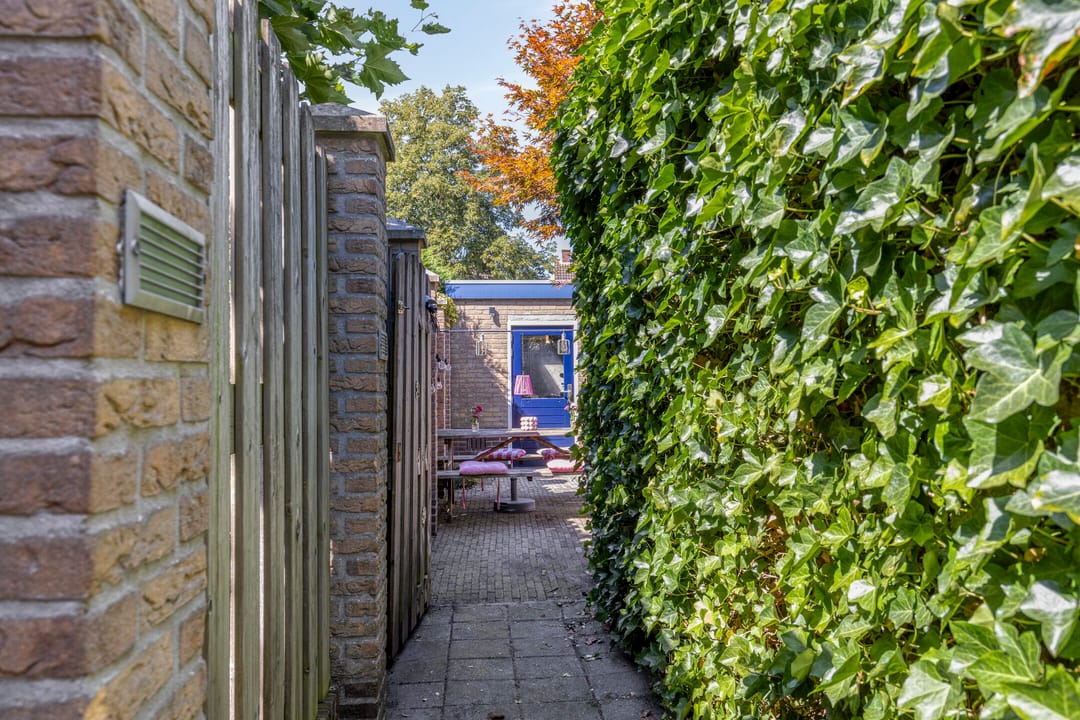 Photo 28 of Johannes Vermeerstraat 17