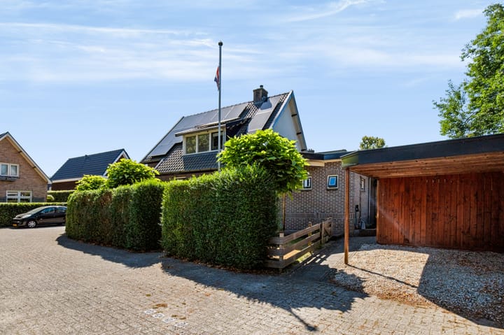 Twee-onder-één-kap te koop: Korte Hezeweg 4, Apeldoorn