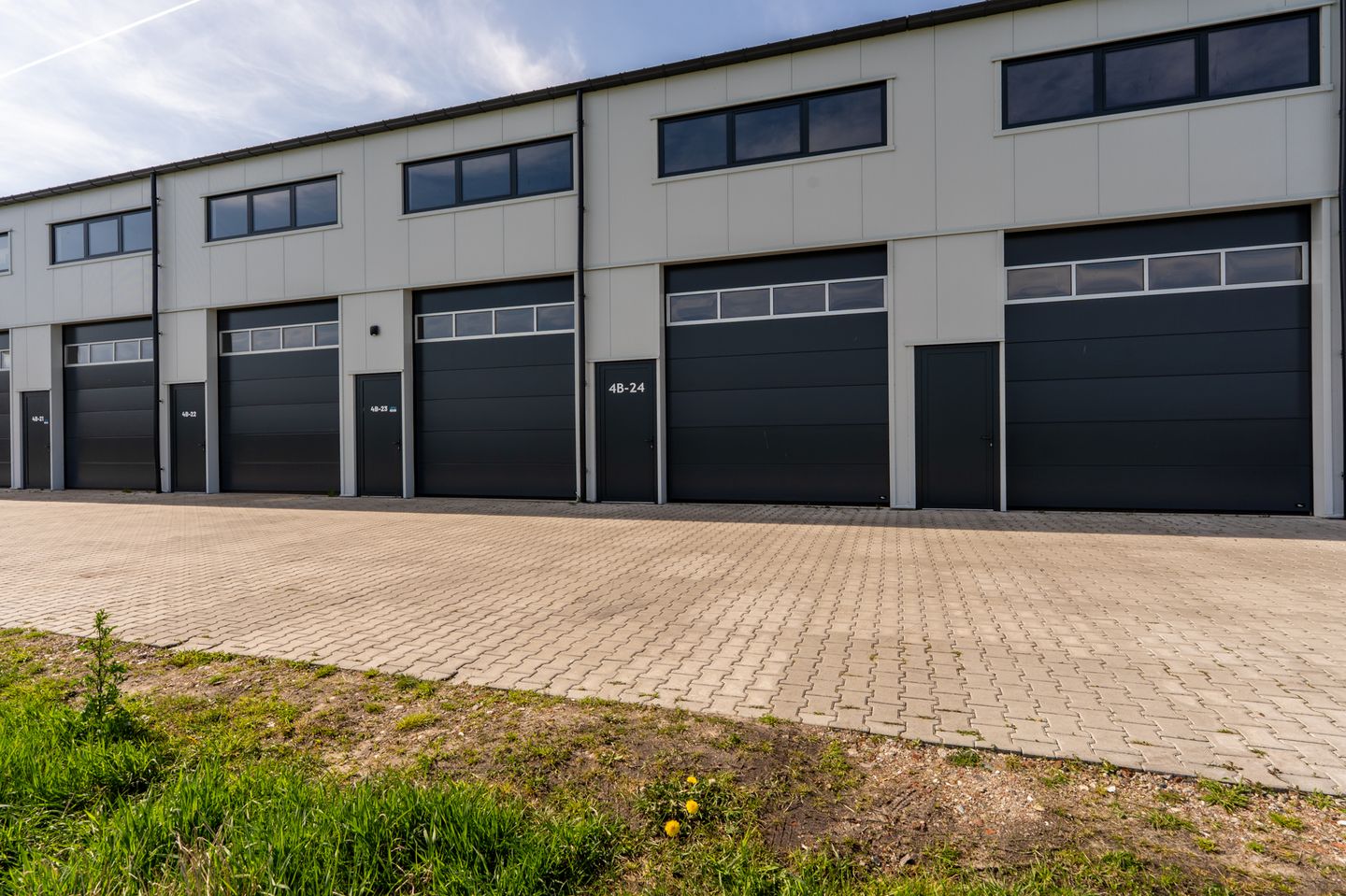 Bekijk foto 2 van Industrieweg-West 4-B22