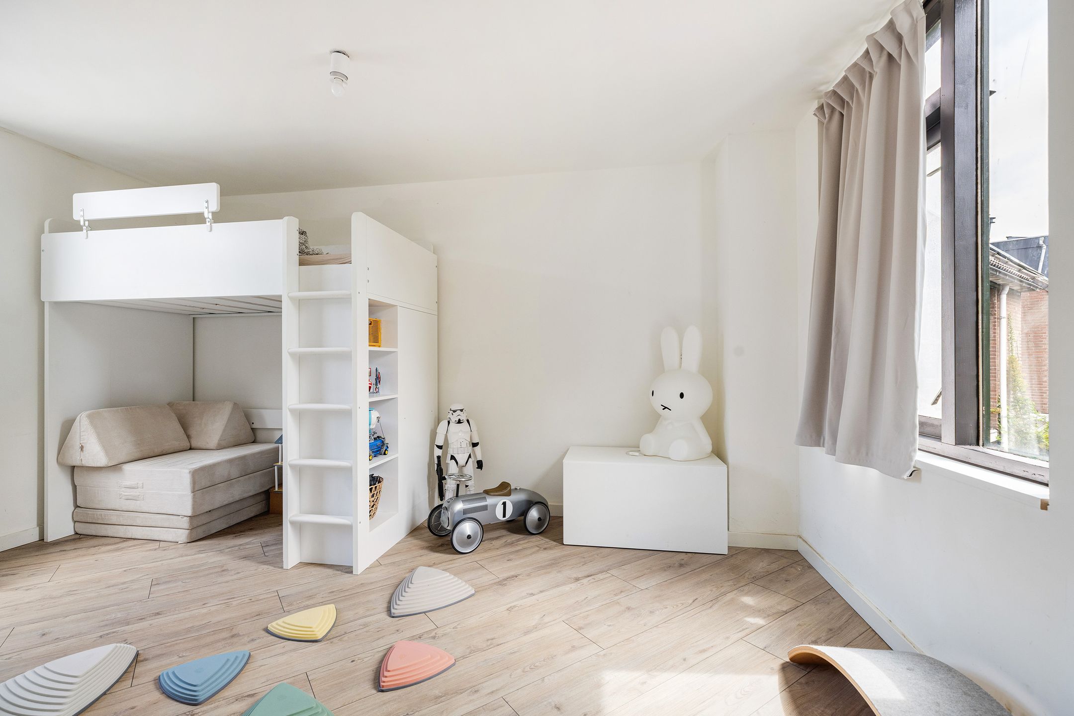 Photo 24 of Georges Bizetstraat 79