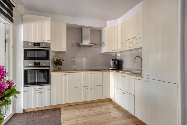 Hoekwoning te koop: Troelstralaan 81, Zwanenburg