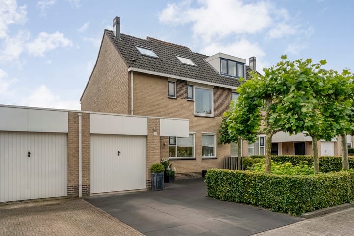 Tussenwoning te koop: Houtingkolk 13, Zwolle