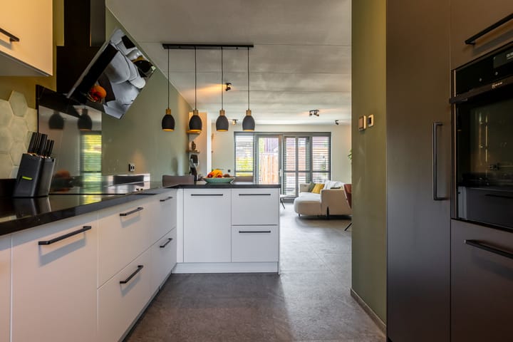 Tussenwoning te koop: Honingbij 5, Waddinxveen
