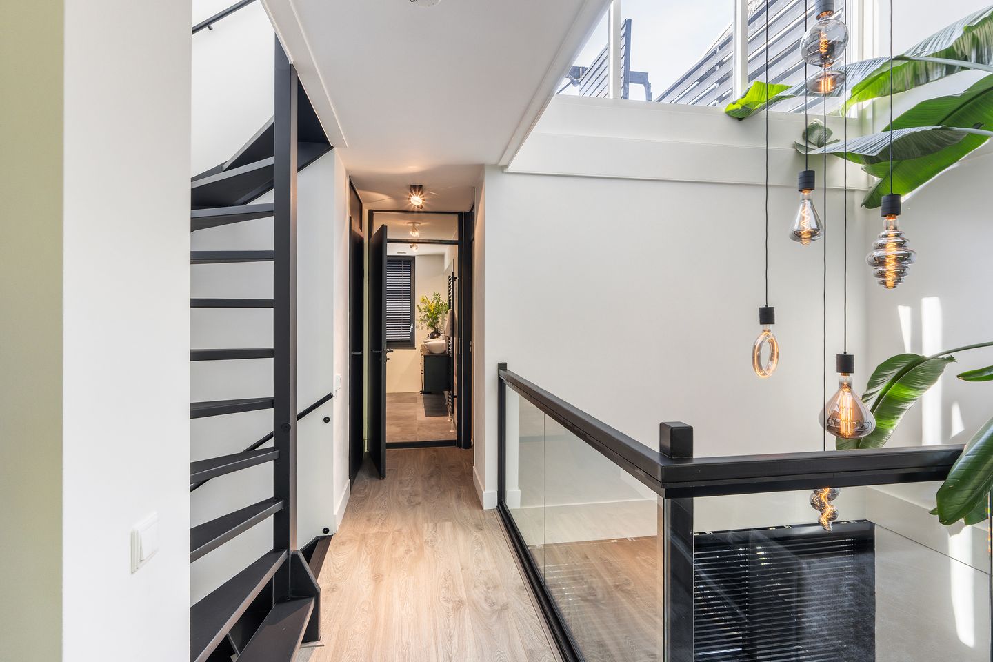 Photo 20 of Johannes Muldersstraat 55