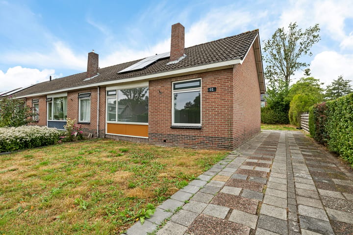 Hoekwoning te koop: Ds. van Velzenstrjitte 15, Drogeham