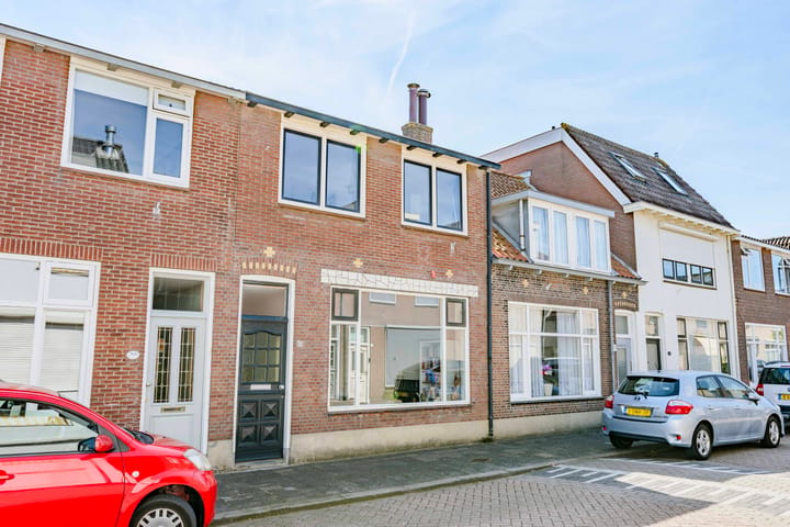 Tussenwoning te koop: Adrianastraat 57, Katwijk (Zh)