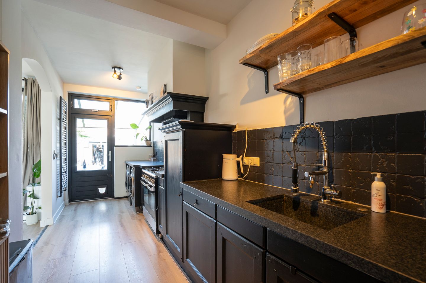 Photo 19 of Don Antoniostraat 39