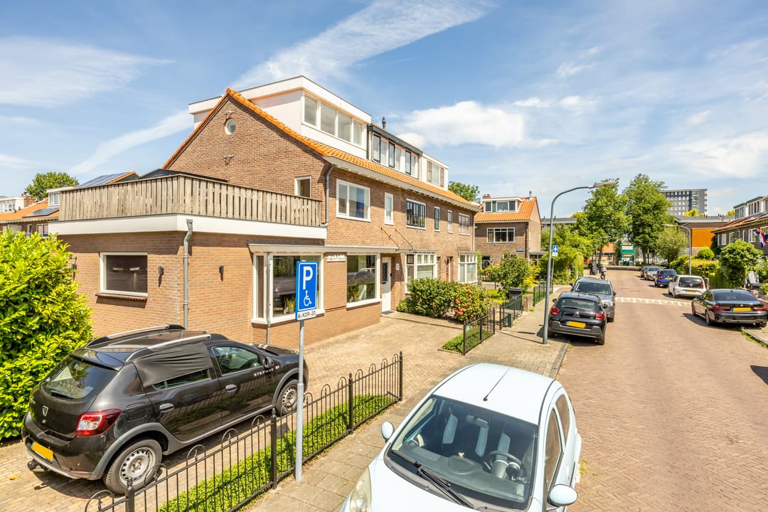Photo 32 of De Genestetstraat 47