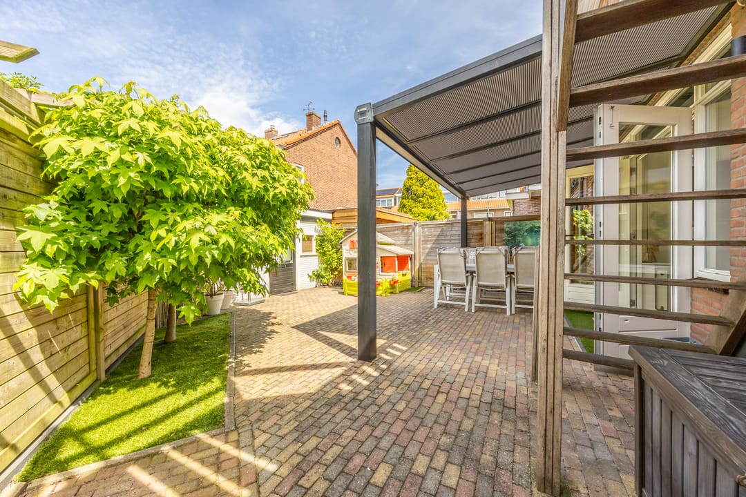 Photo 16 of De Genestetstraat 47