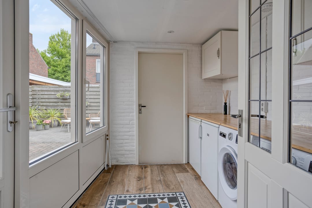 Photo 17 of Beatrixstraat 15