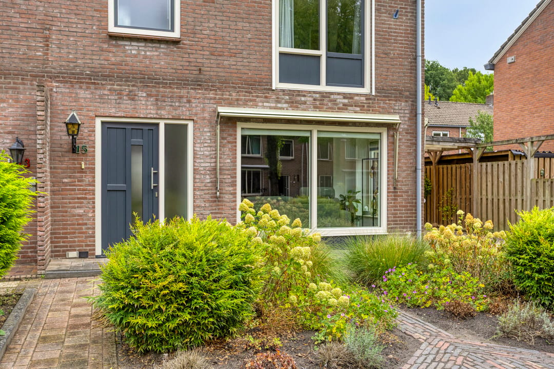 Photo 8 of Beatrixstraat 15
