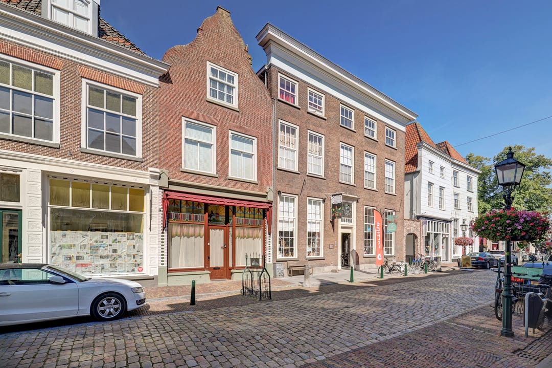 Photo 2 of Rogstraat 28