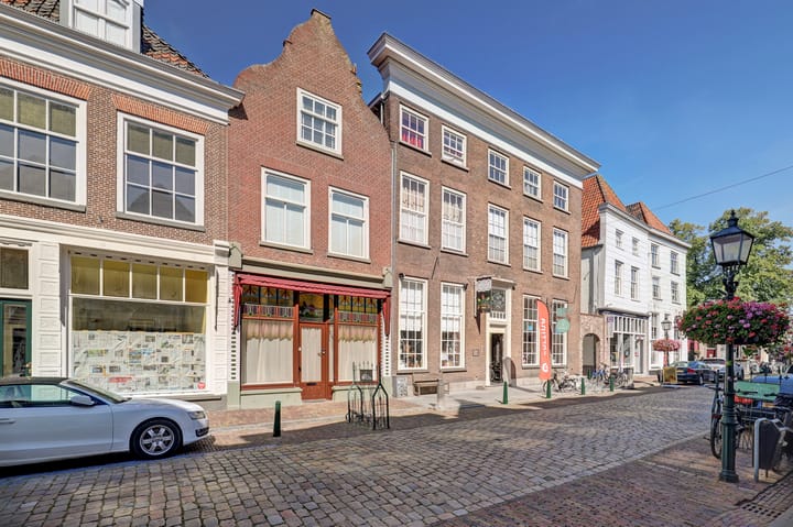 Photo 2 of Rogstraat 28