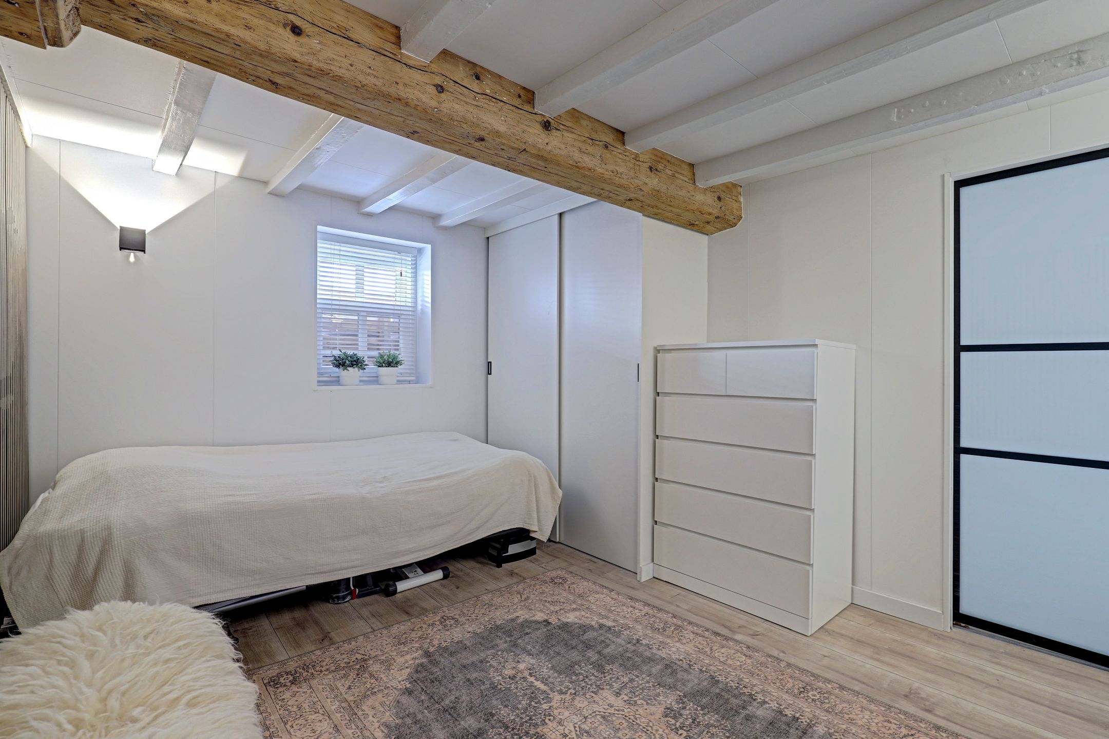 Photo 18 of Rogstraat 28