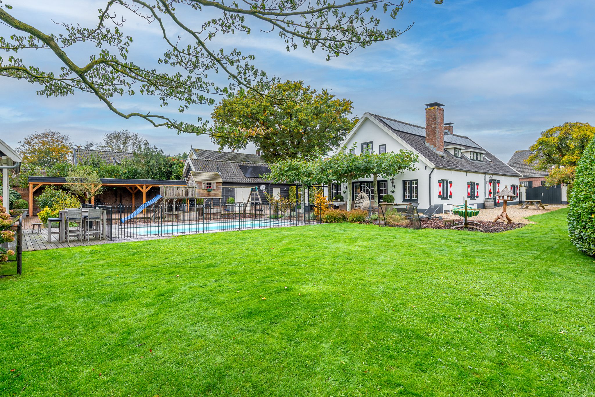 Nieuw-Loosdrechtsedijk 175