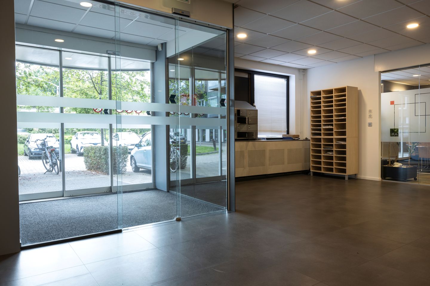 Bekijk foto 3 van Stationsweg 41