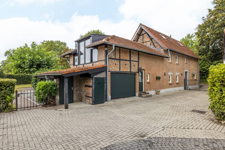 Vrijstaande woning te koop: Heijenratherweg 8, Heijenrath