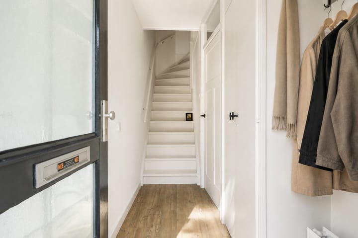 Hoekwoning te koop: Agathastraat 11, Apeldoorn