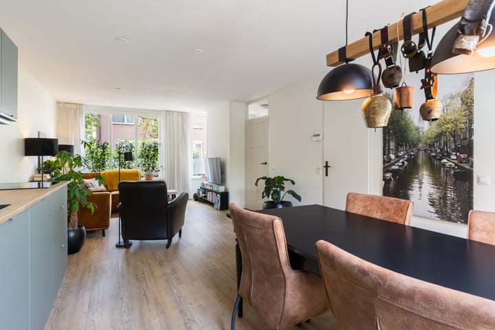 Hoekwoning te koop: Agathastraat 11, Apeldoorn