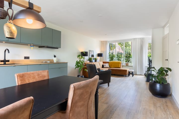 Hoekwoning te koop: Agathastraat 11, Apeldoorn