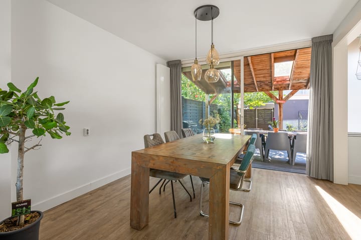 Tussenwoning te koop: Van Houtenstraat 7, Maarssen