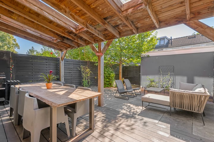 Tussenwoning te koop: Van Houtenstraat 7, Maarssen
