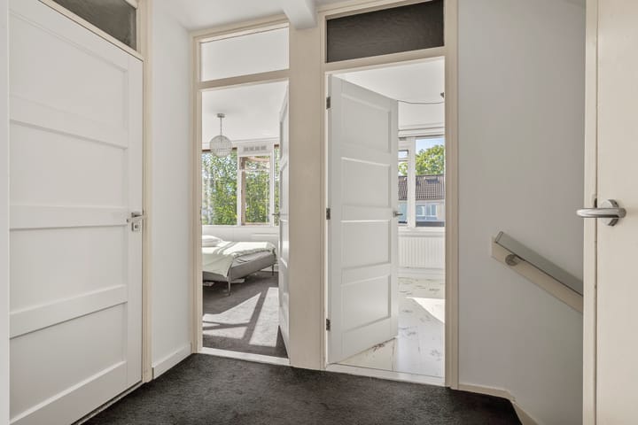 Tussenwoning te koop: Van Houtenstraat 7, Maarssen