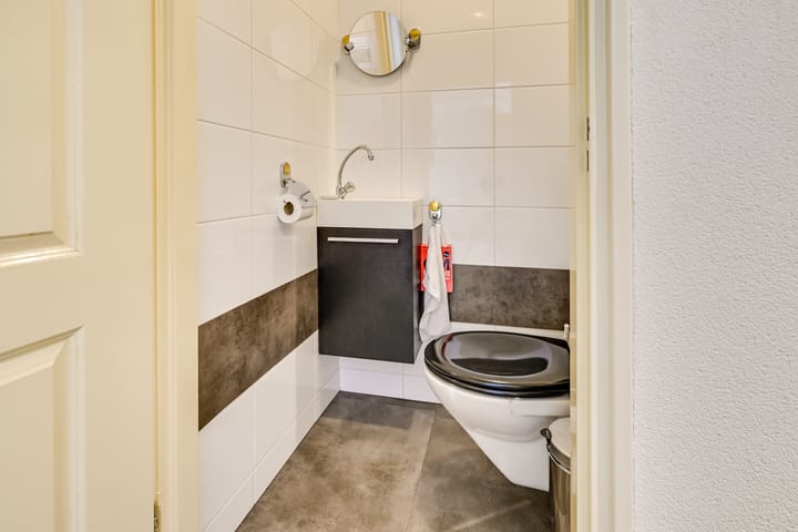 Tussenwoning te koop: Goudenregenstraat 60, Vianen (Ut)