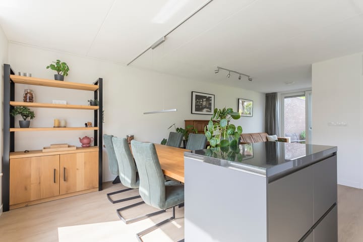 Twee-onder-één-kap te koop: Weidemaat 3, Meppel