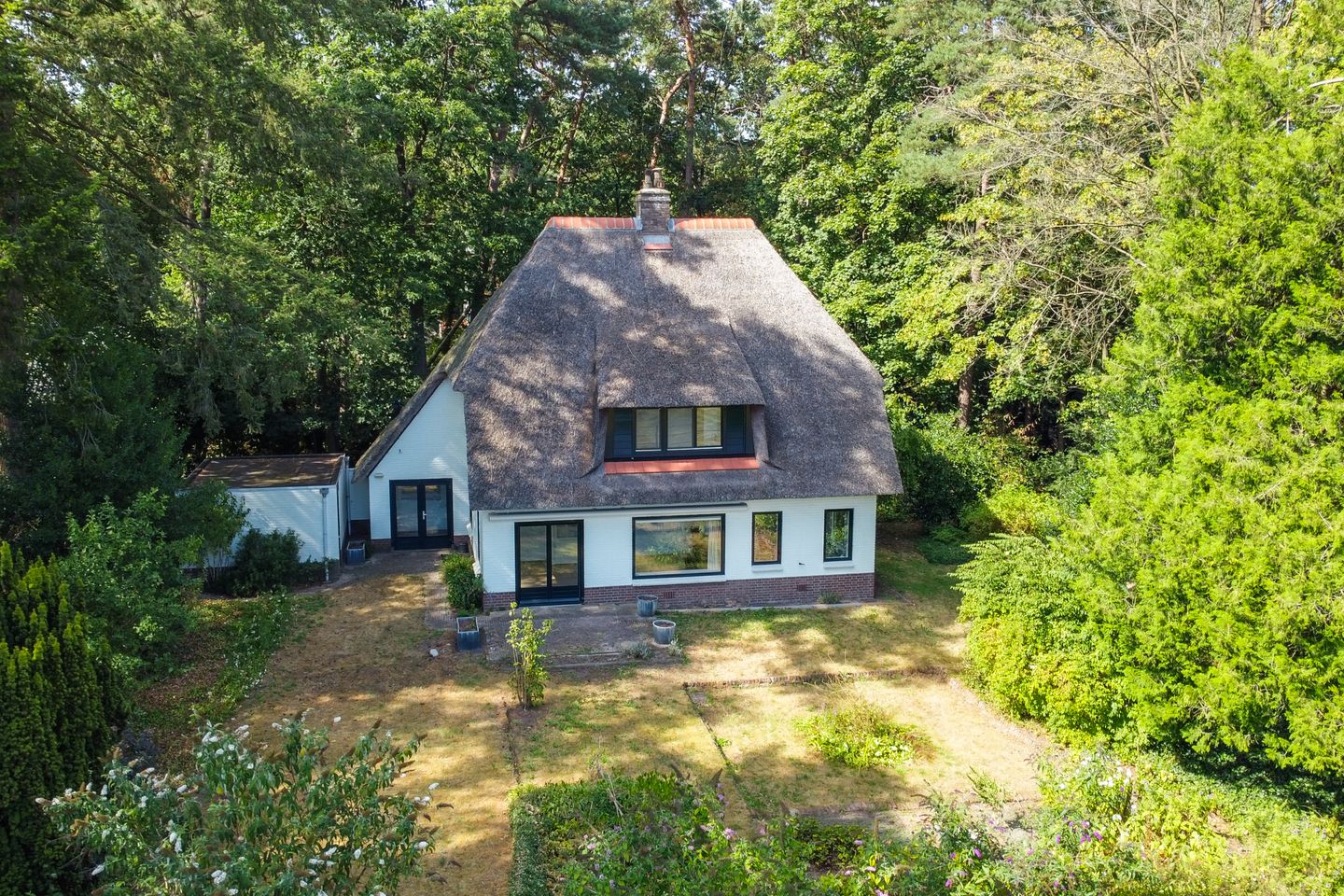 Foto 1 van Dennenlaan 12